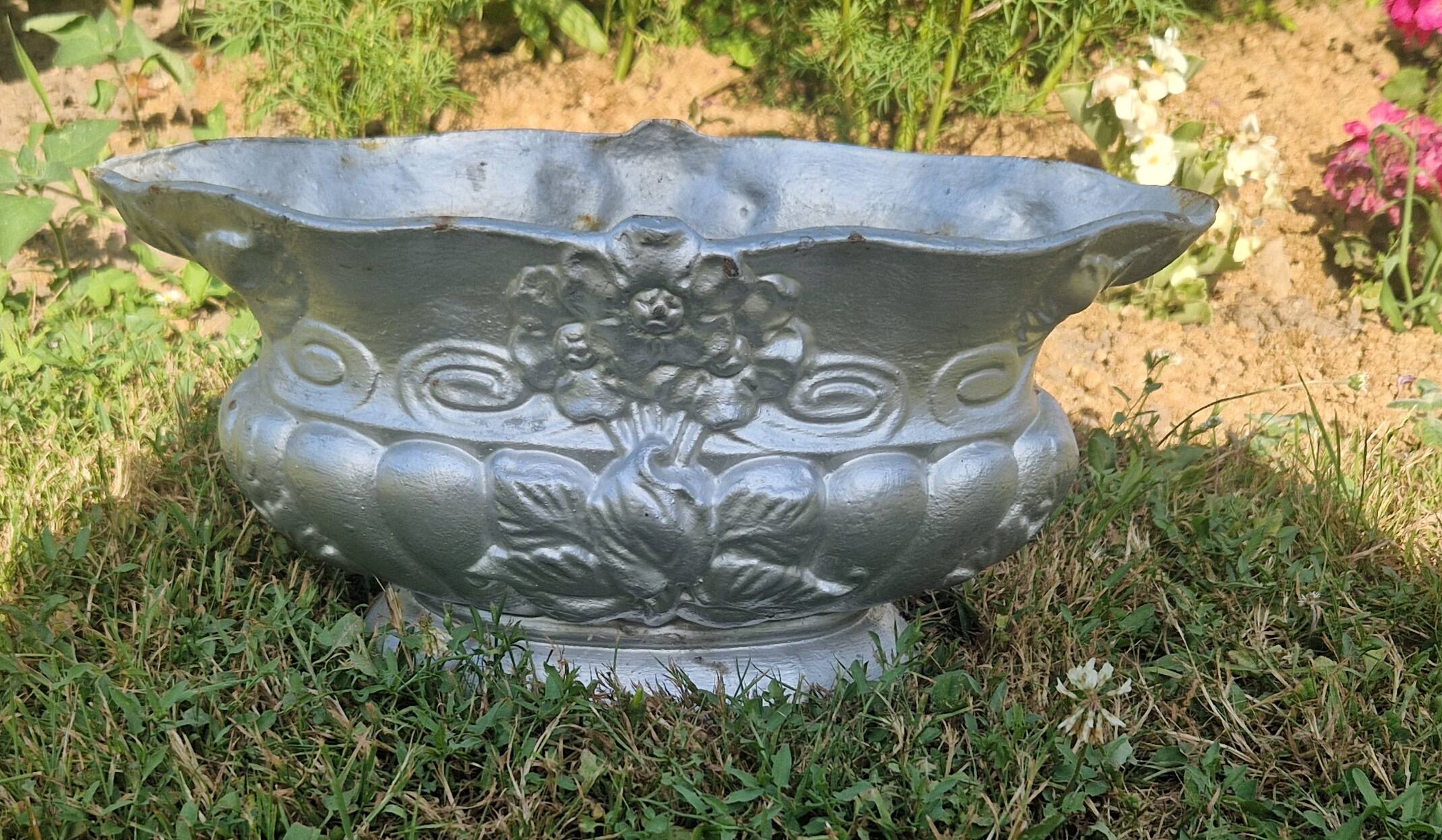 Art Deco planter