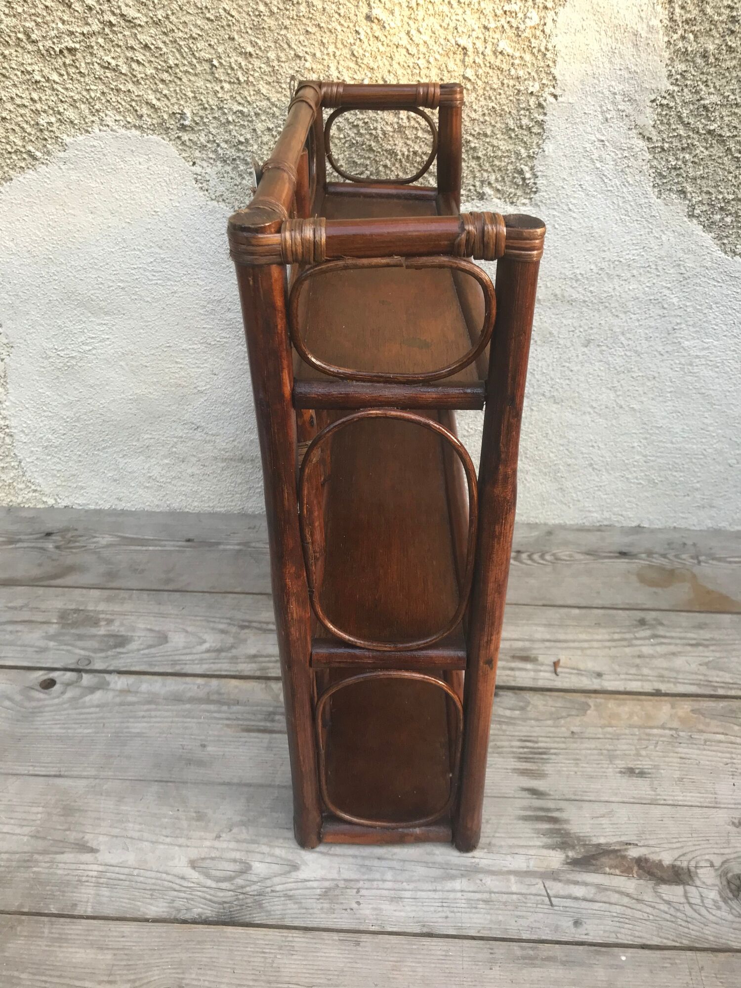 Wall shelf 3 trays in brown rattan from the 60 vintage