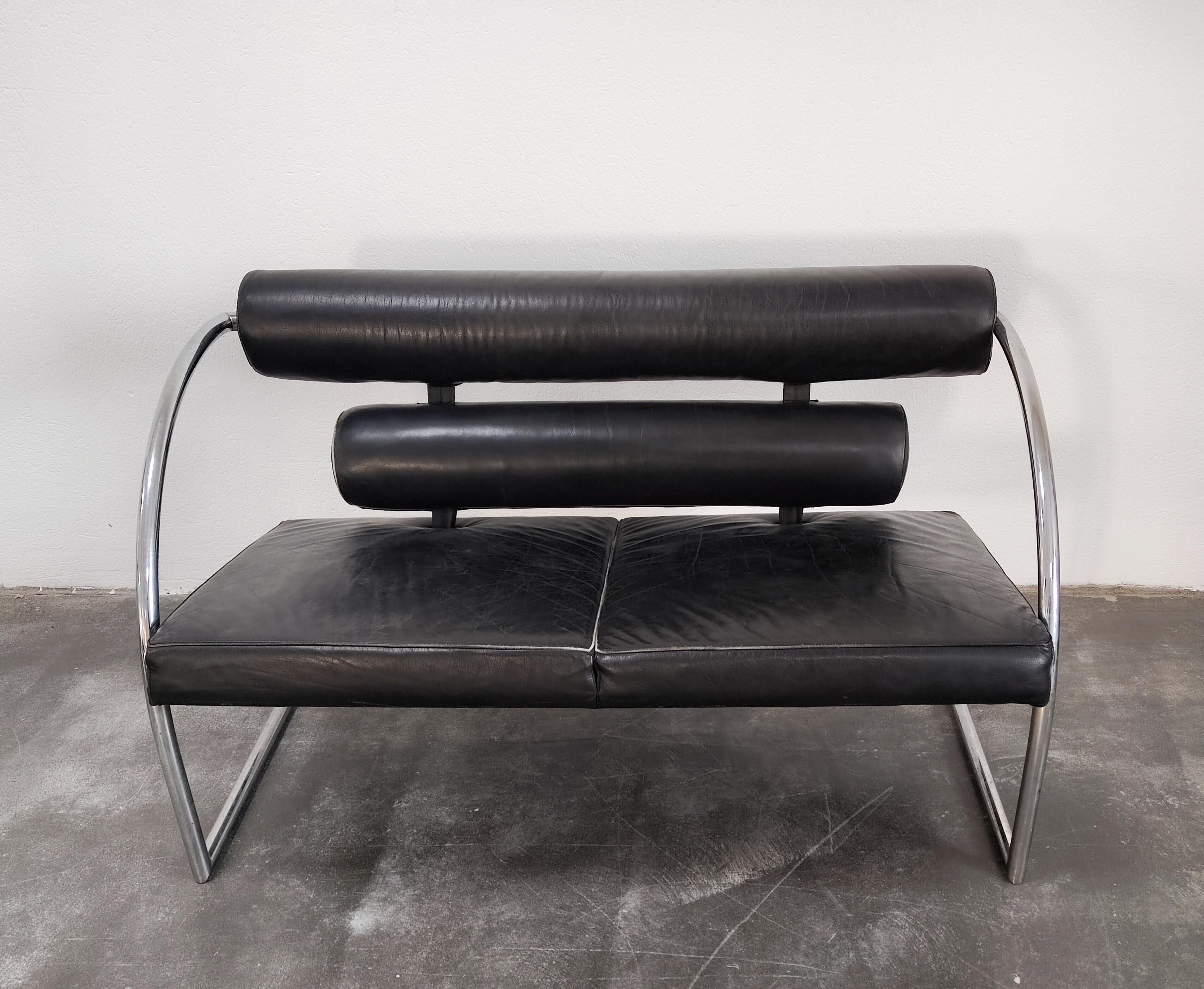 Canapé deux places cuir style Bauhaus Suisse 1970s