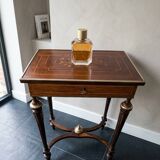Napoleon III hairdresser in walnut and brass marquetry from the 19th century.