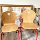 Paire de chaises enfant bois et metal rouge