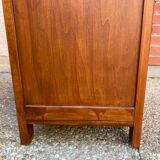 Old Parisian bonnetière