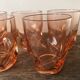 Lot de 5 verres teintés rose à base carré à vague