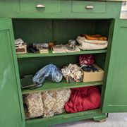 Buffet, confiturier en bois vert