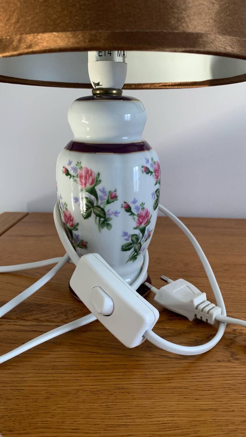 Table lamp in fine porcelain, decorated with "roses"