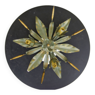 Ceiling lamp in the shape of a flower