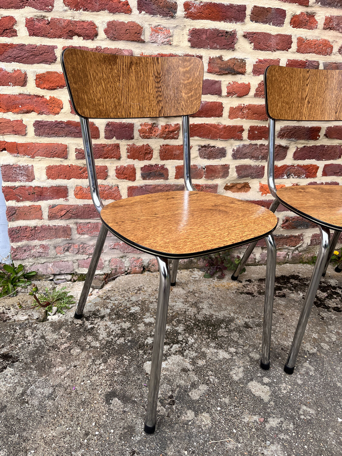 Set of 4 formica chairs
