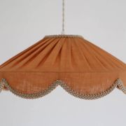 Suspension in a solid floral shape Cosette "caramel"