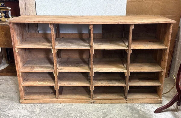 Casier de rangement, meuble de métier artisanal