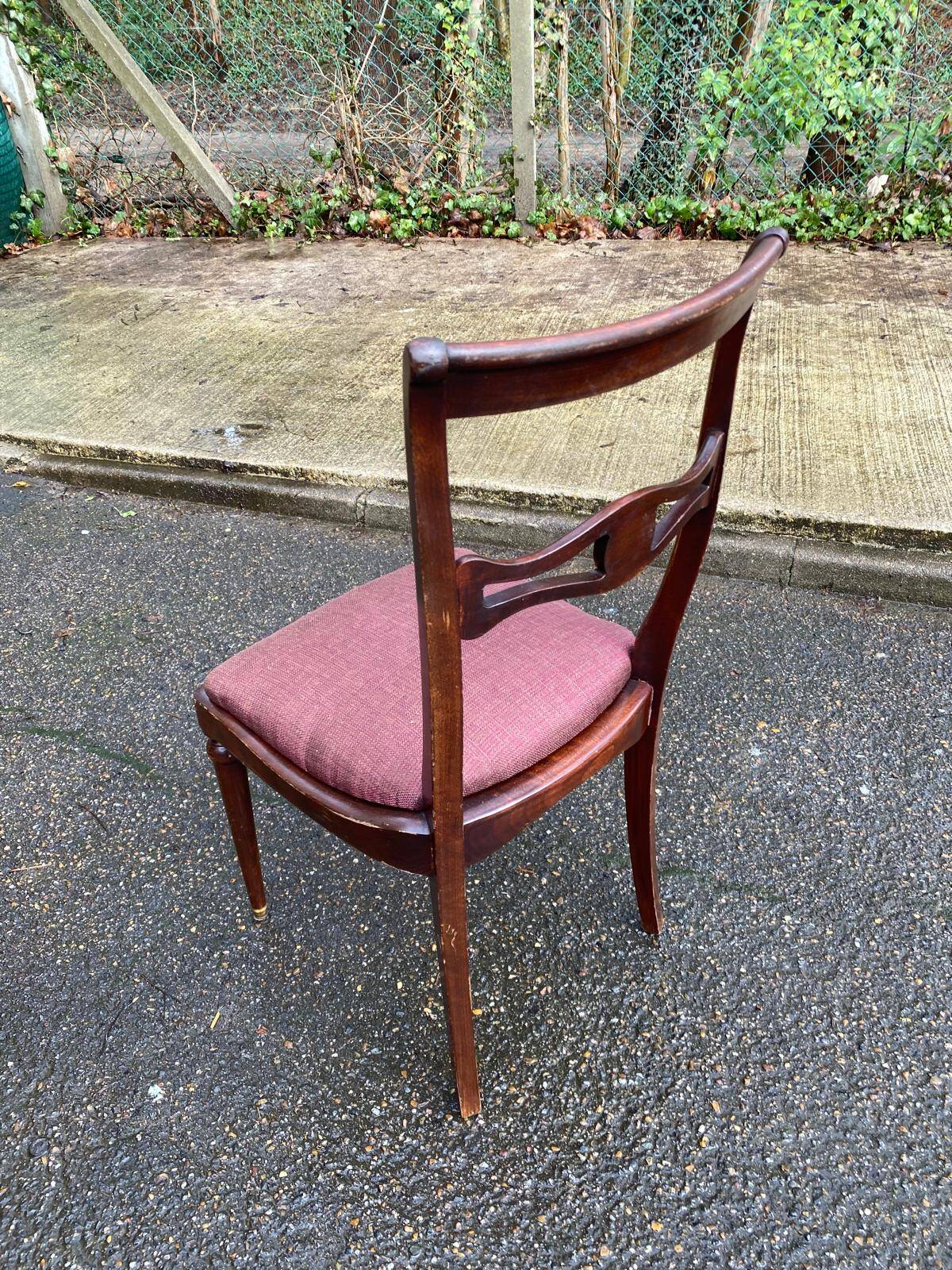 Mahogany chair in English style with burgundy fabric from the 20th century.