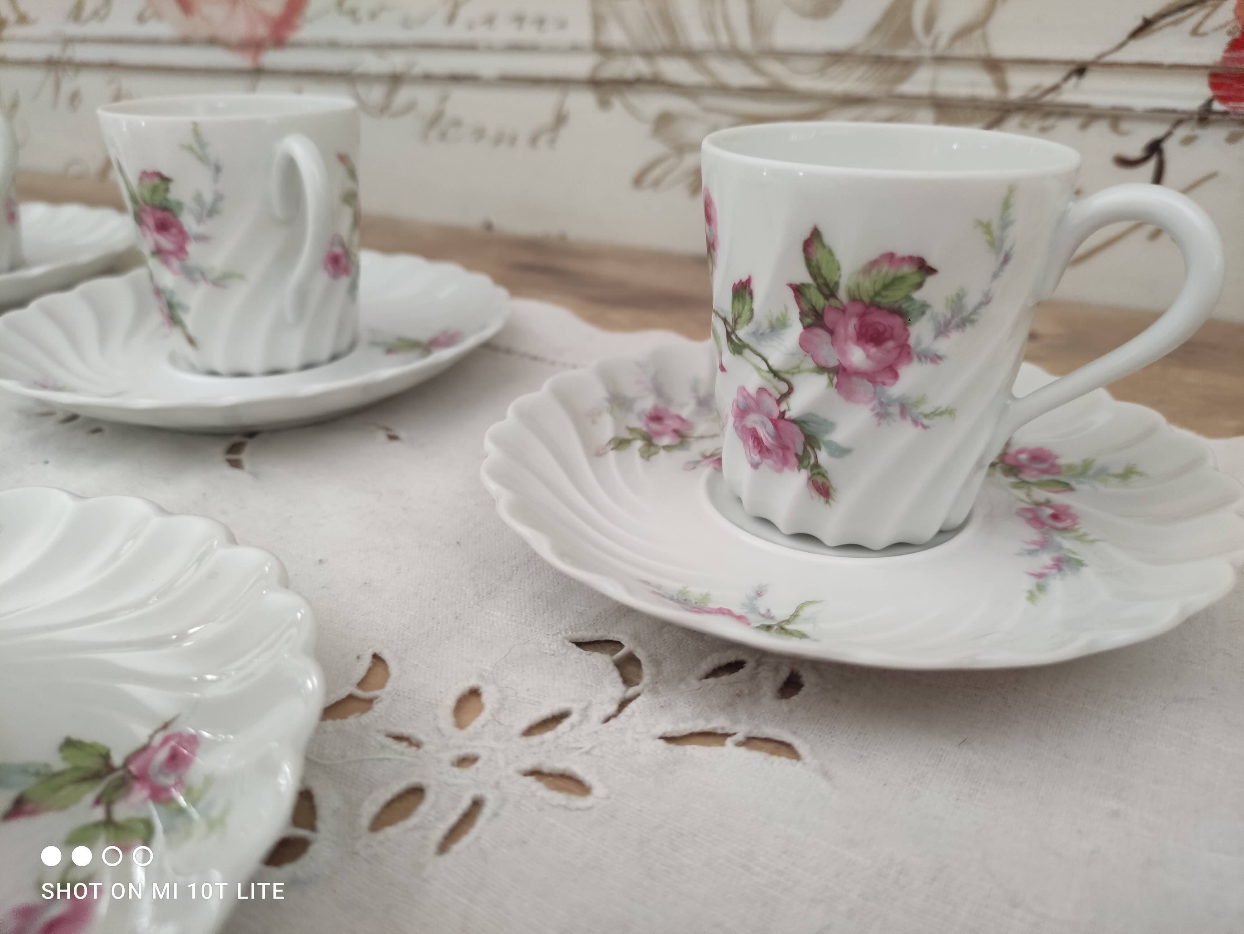 Lot de 7 tasses à café expresso en porcelaine de Limoges Haviland décor roses anciennes
