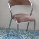 Chaise en velours beige et chrome forme courbée vintage 1950