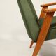 Fauteuil vintage moderne chêne clair vert royal 1962 design par Chierowski