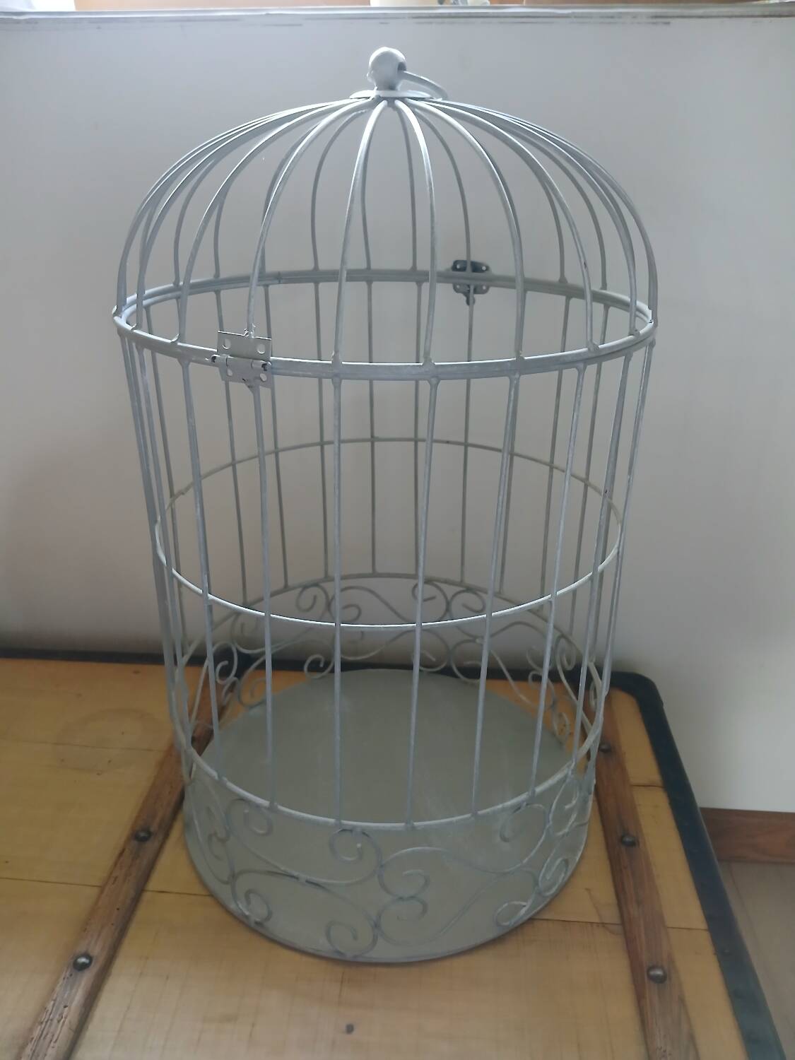 Decorative birdcage