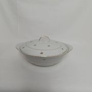 Soupière faïence blanche et motif doré