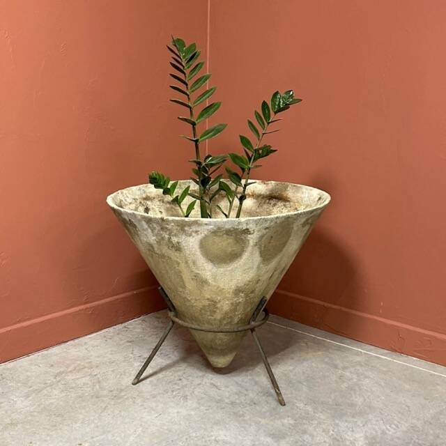 Fiber planter • 1960