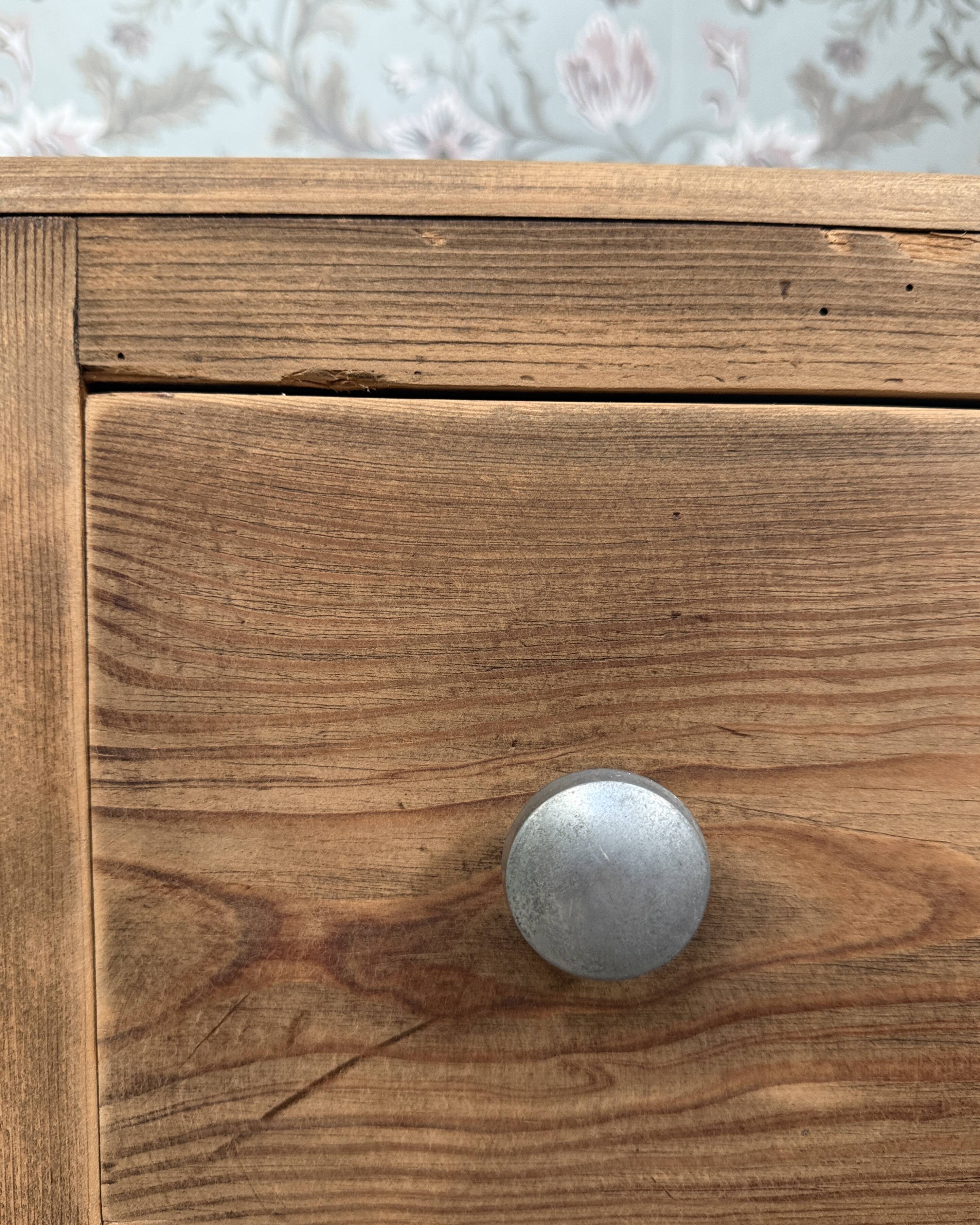 Armoire asymétrique art déco (rénovée)