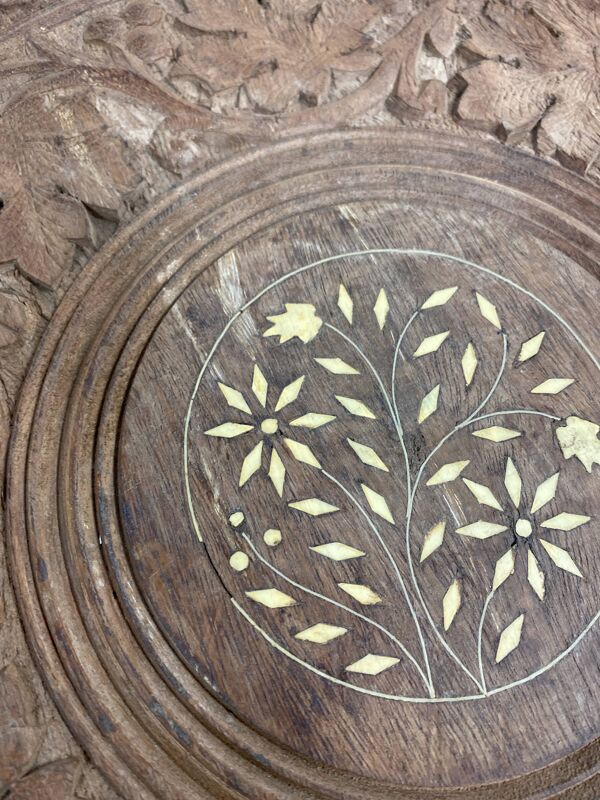 Table d'appoint sculptée anglo-indienne