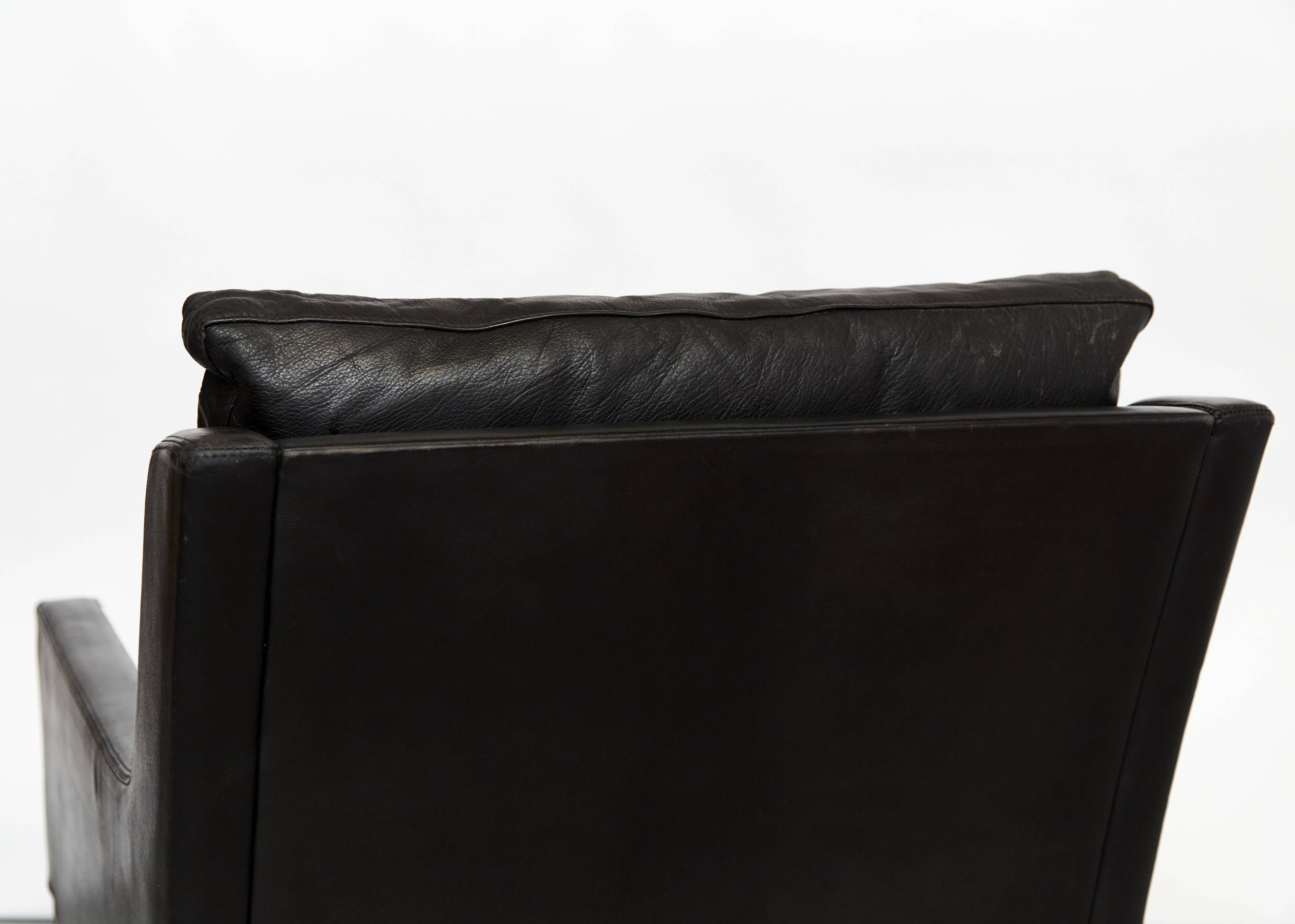 Pair of Kai Lyngfeldt Larsen armchairs model n°39 for Søren Willadsen