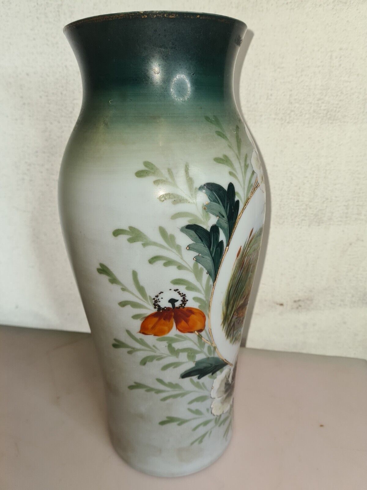 Opaline vase with woodcock