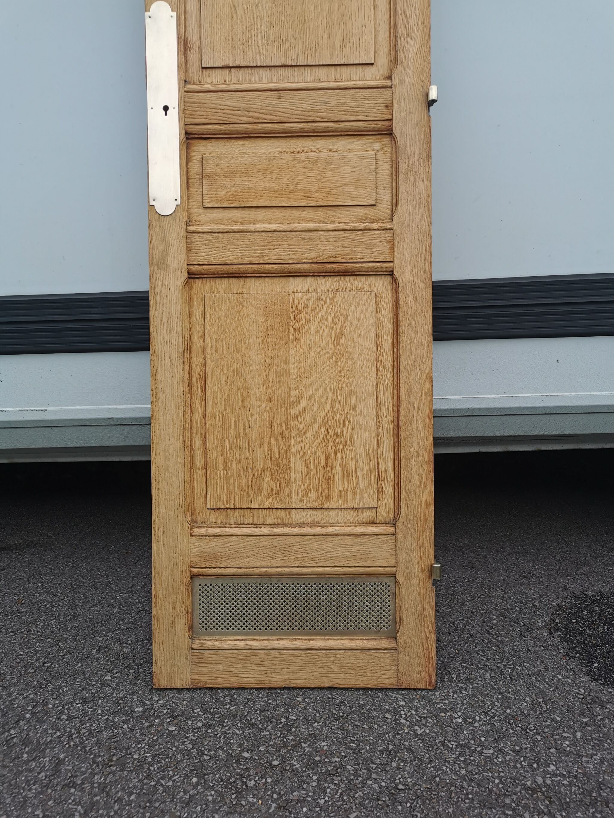 locker room door of the Bank of France year 40