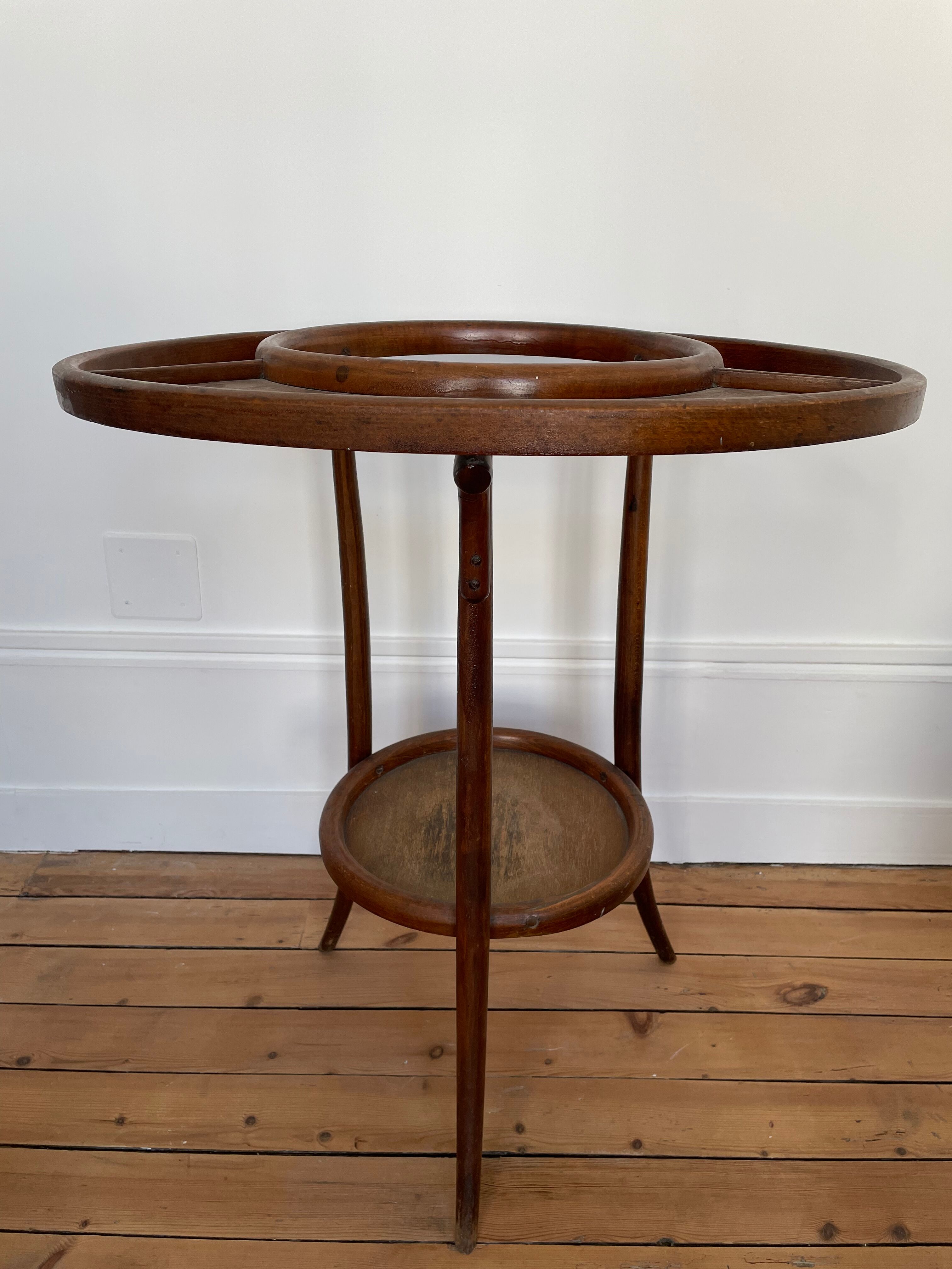Meuble de toilette barbière Baumann 1920 avec nécessaire de toilette Onnaing