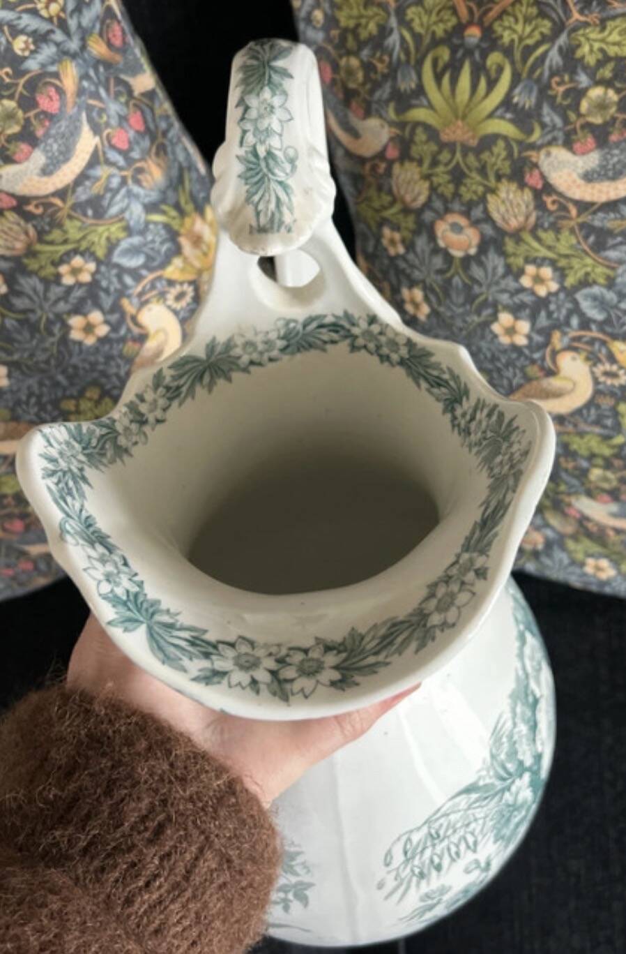 Iron earth toilet bowl