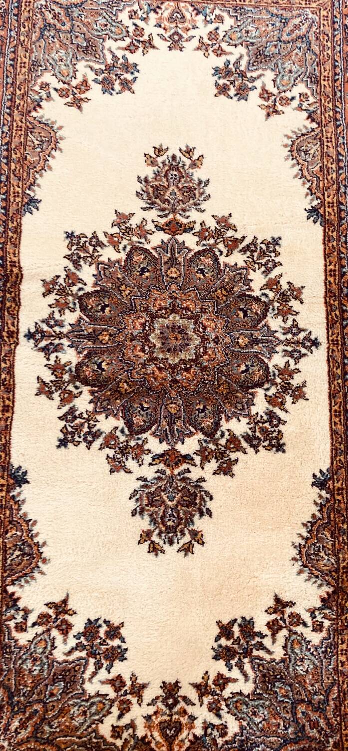 Tapis d’Orient en pure laine vierge tissée main époque XXe