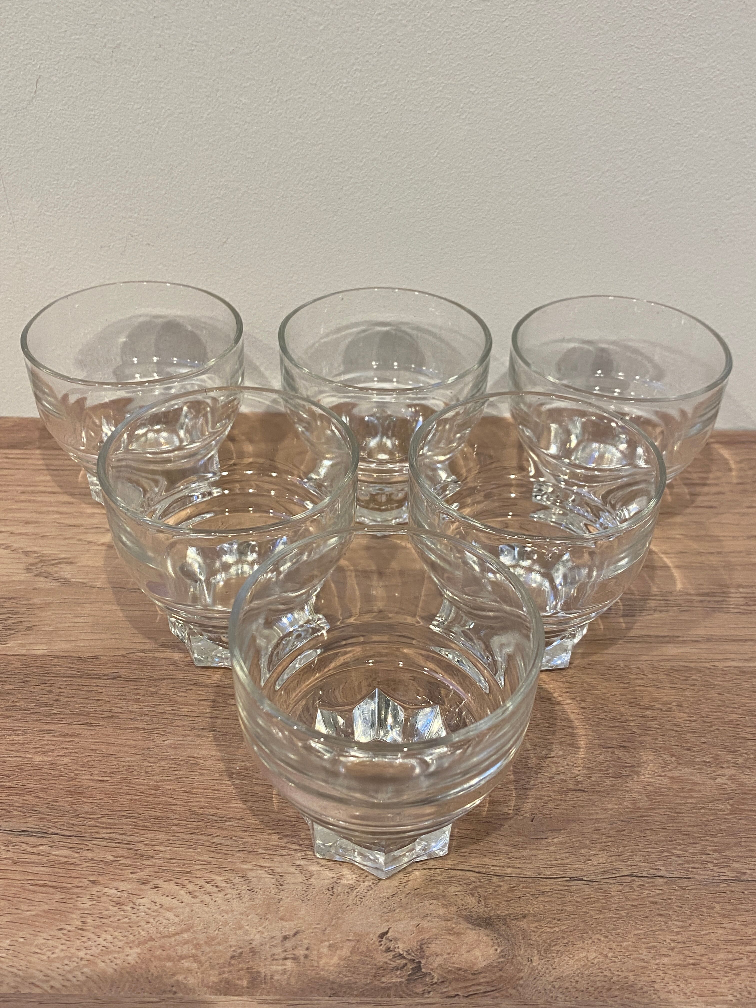 6 vintage glasses