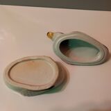 Box in the shape of a slip duck