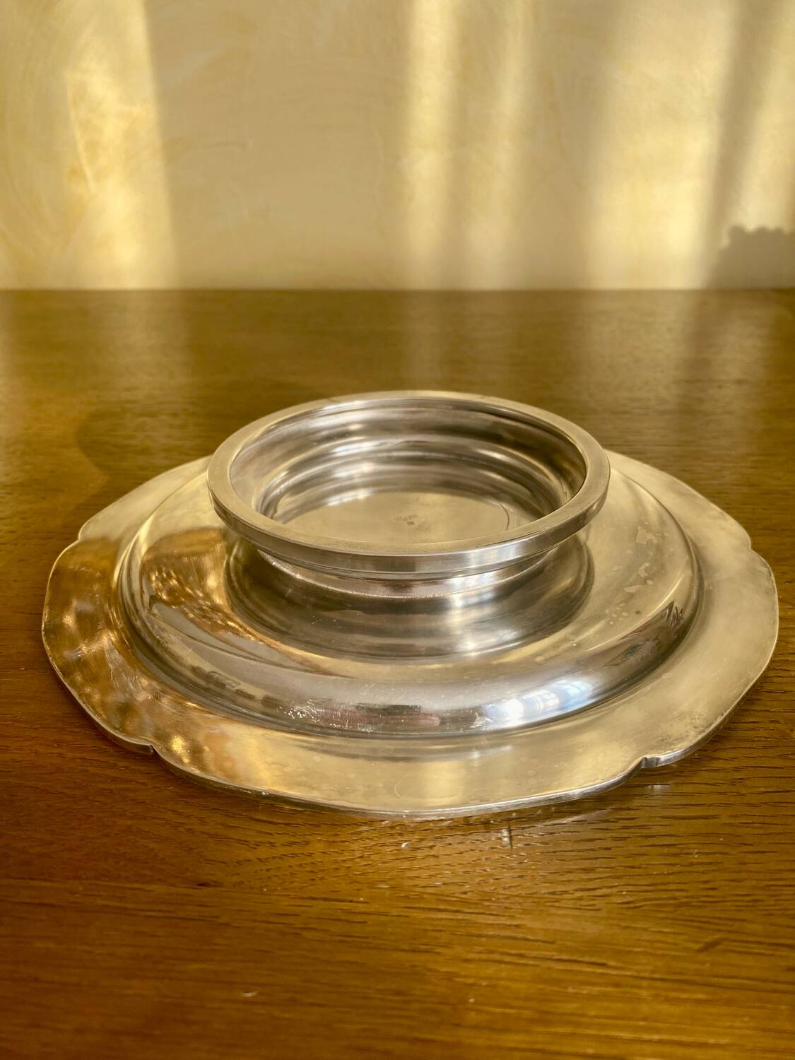 Circular silver metal tray, Victor Saglier 1809-1894