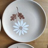 Set of 8 St Amand stoneware plates with Marguerite decor