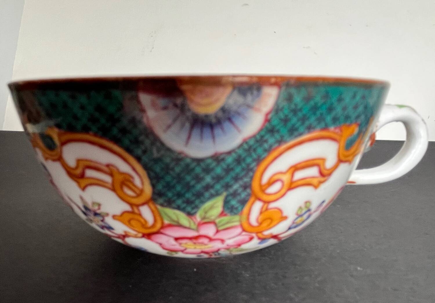 4 porcelain tea cups