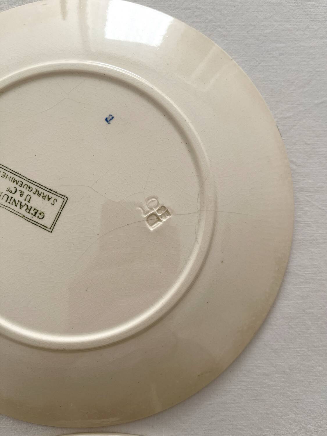 4 assiettes à dessert terre de fer « Géranium » Sarreguemines