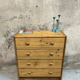 Vintage pine chest of drawers.