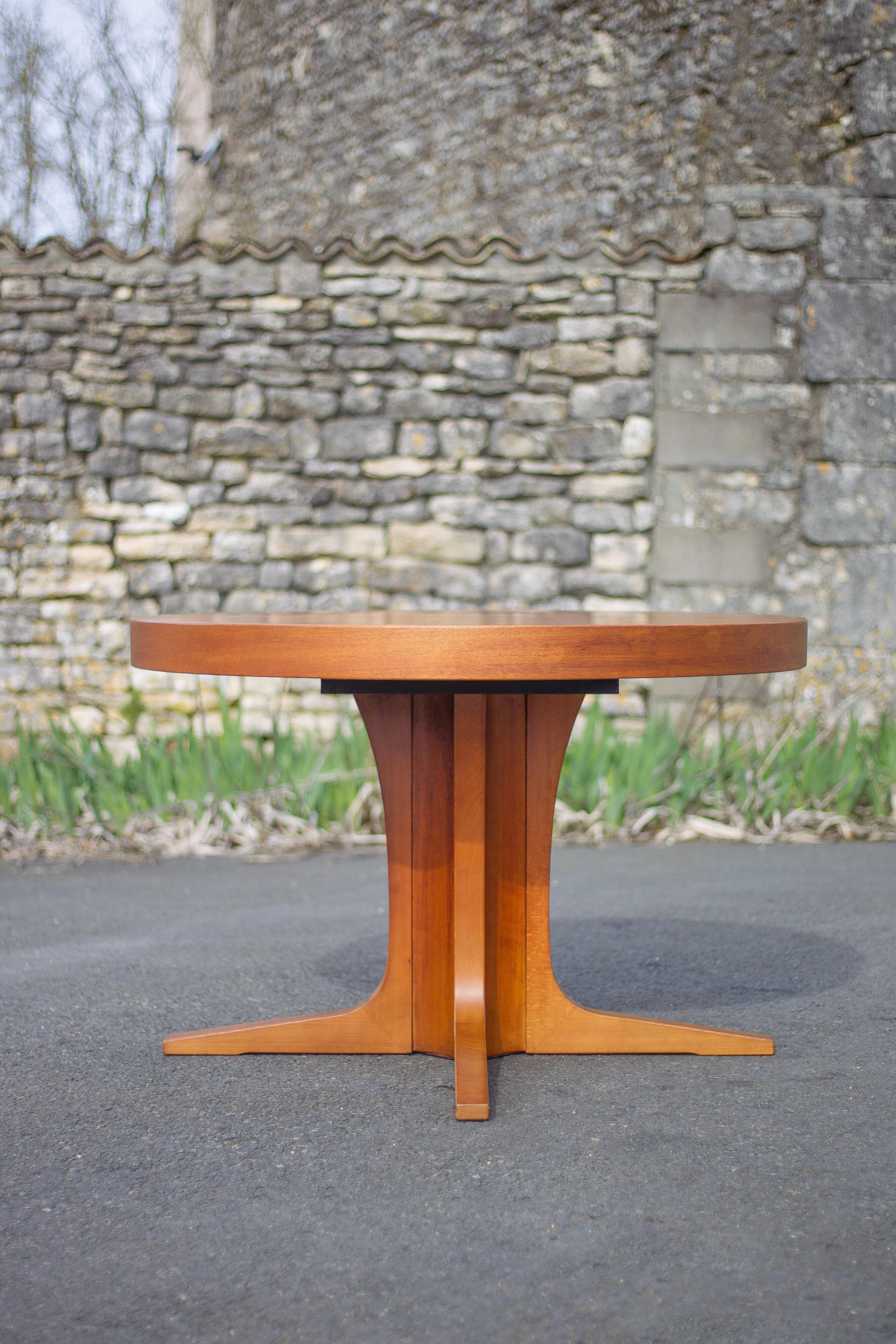 Round wooden table with 3 extensions, table with central star foot, dining table, living room table