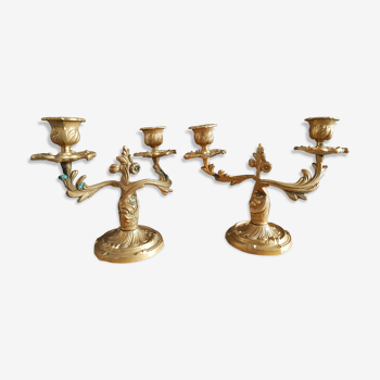 Paire d'anciens chandeliers à poser en bronze décors floraux