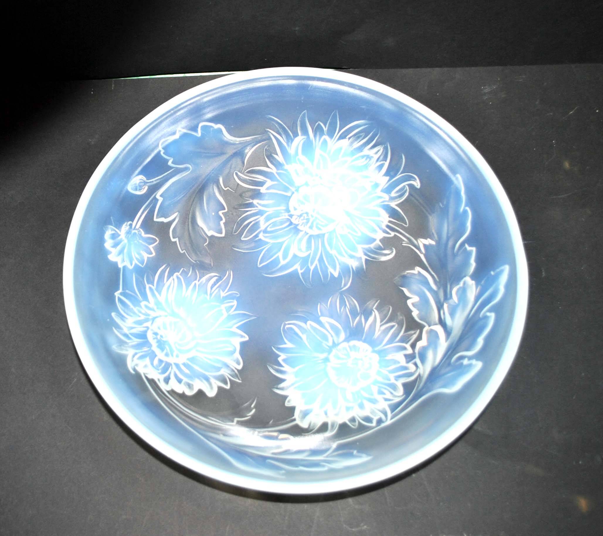 Art deco "dahlia" basin cup in opalescent glass sabino etling verlys? 1920