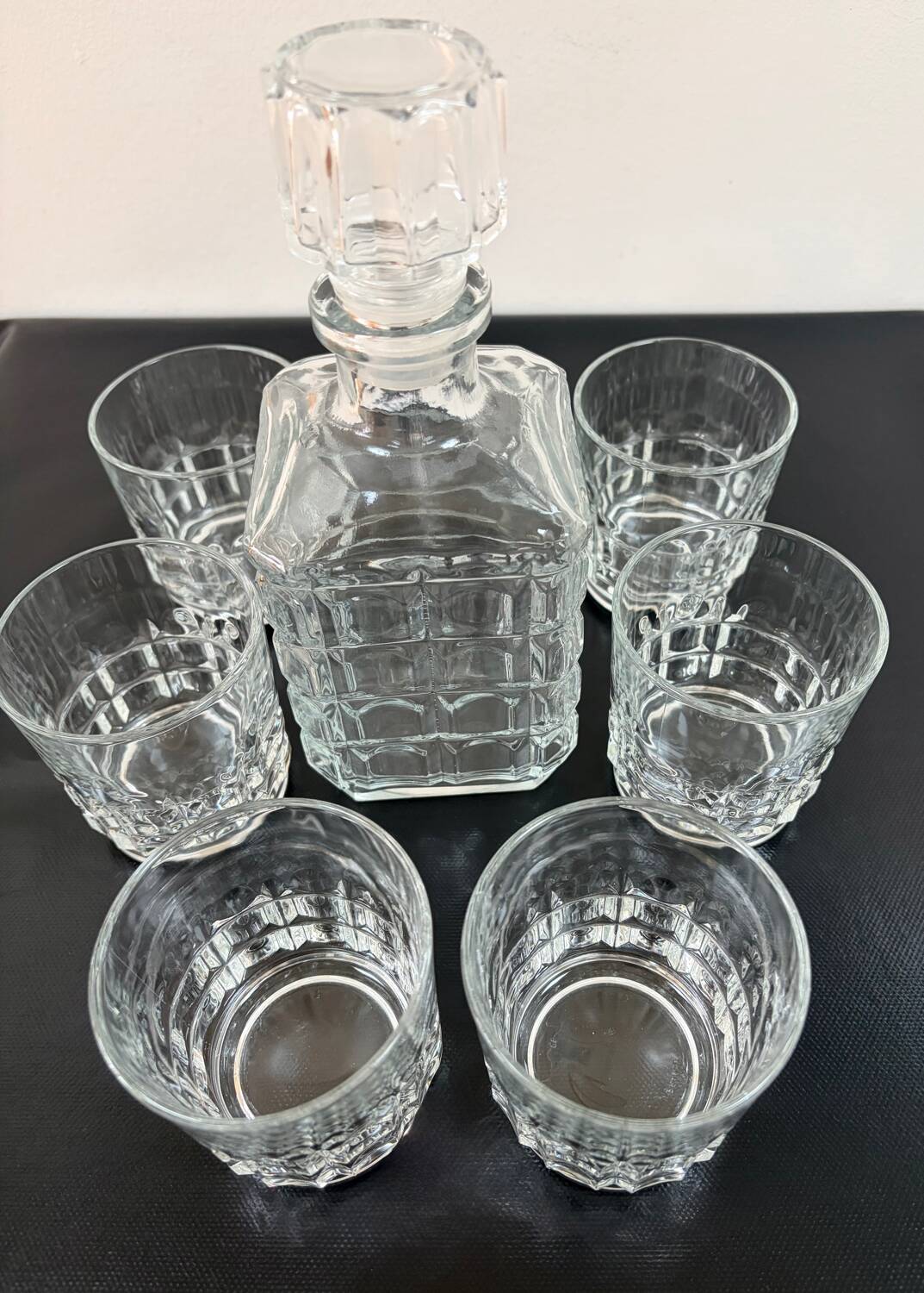 Luminarc Quadrille whisky service: decanter & 6 glasses from the 1970s.