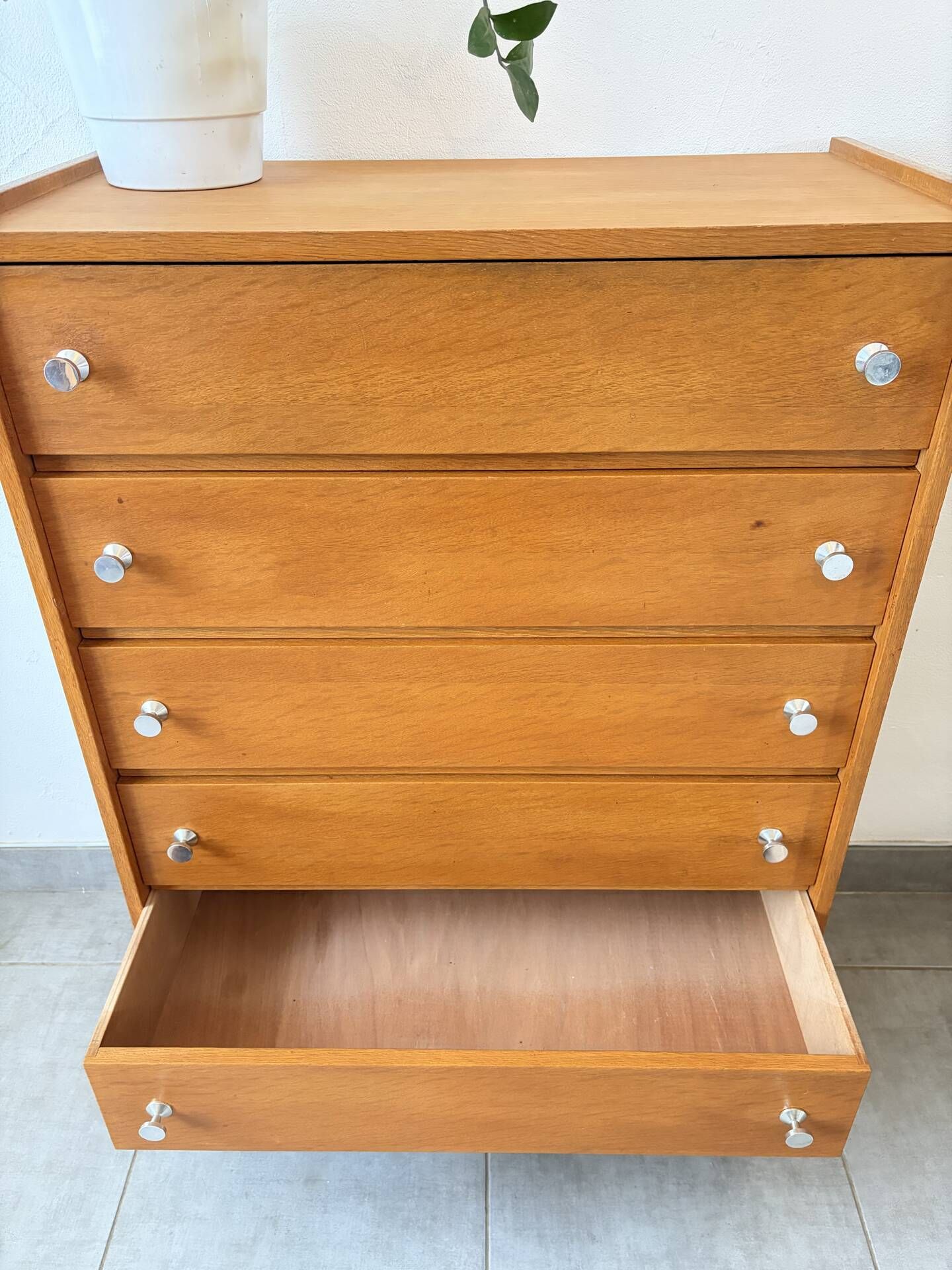 Scandinavian vintage chest of drawers / dresser