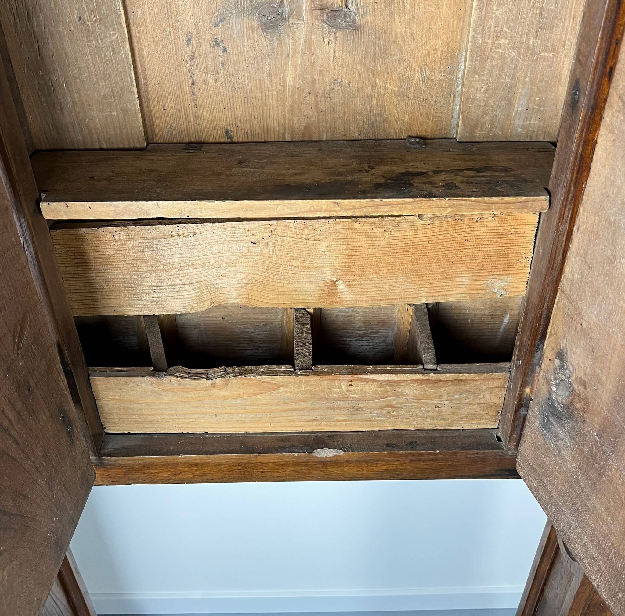 Walnut cabinet with 8 drawers Stipo Monetiere, Piedmont 17th century, furniture Italy 17th century