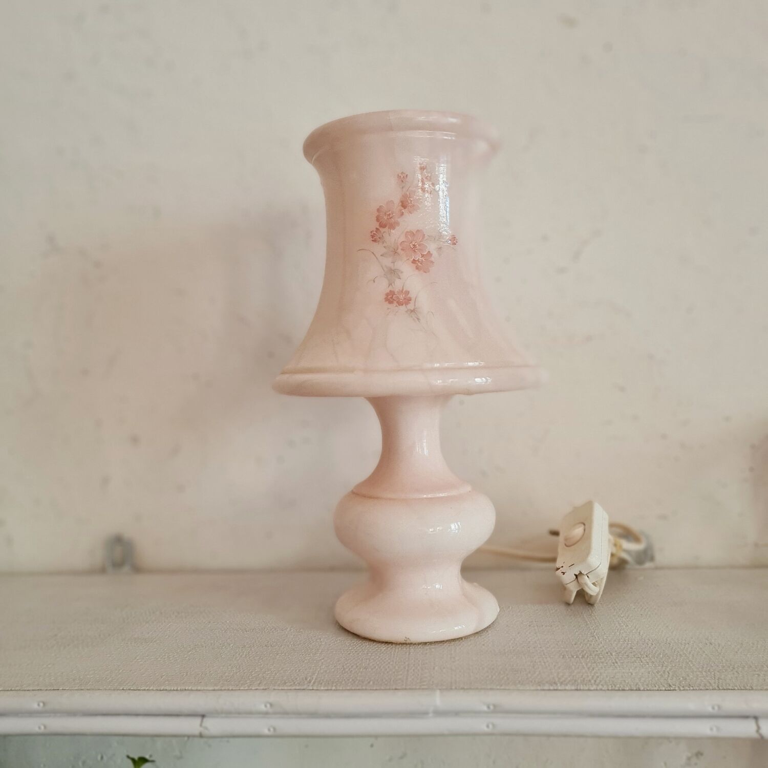 Powder pink alabaster lamp