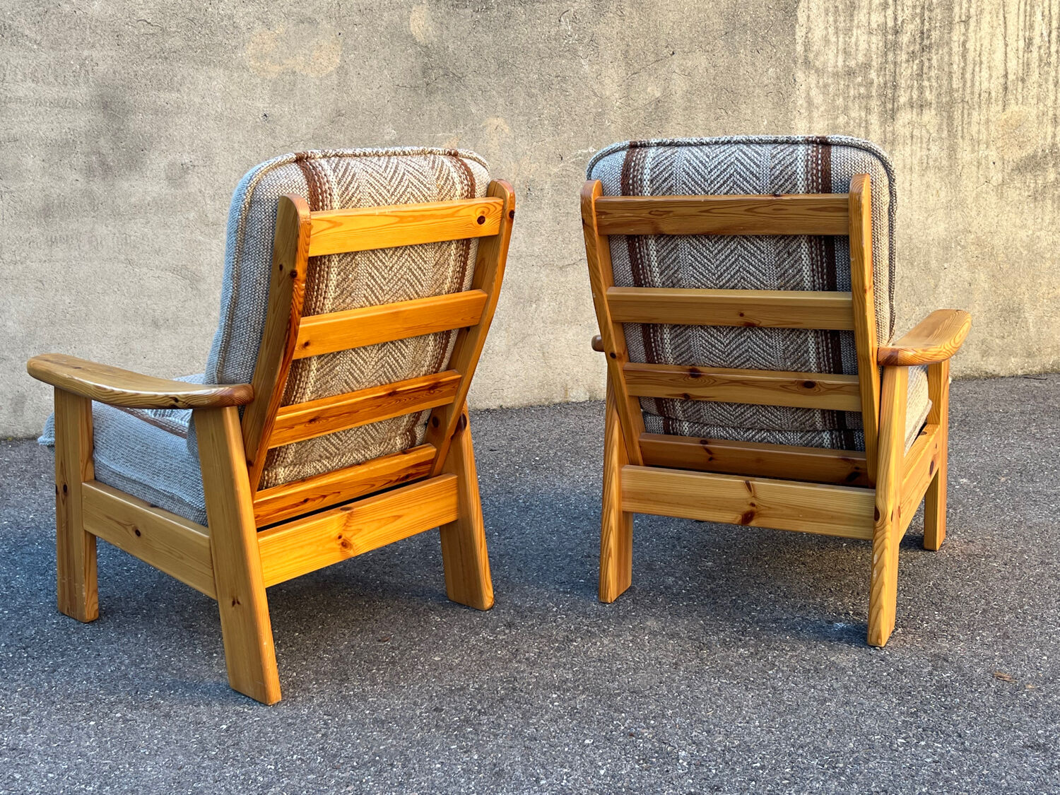 Pair of armchairs from Les Arcs in pine and wool 1970