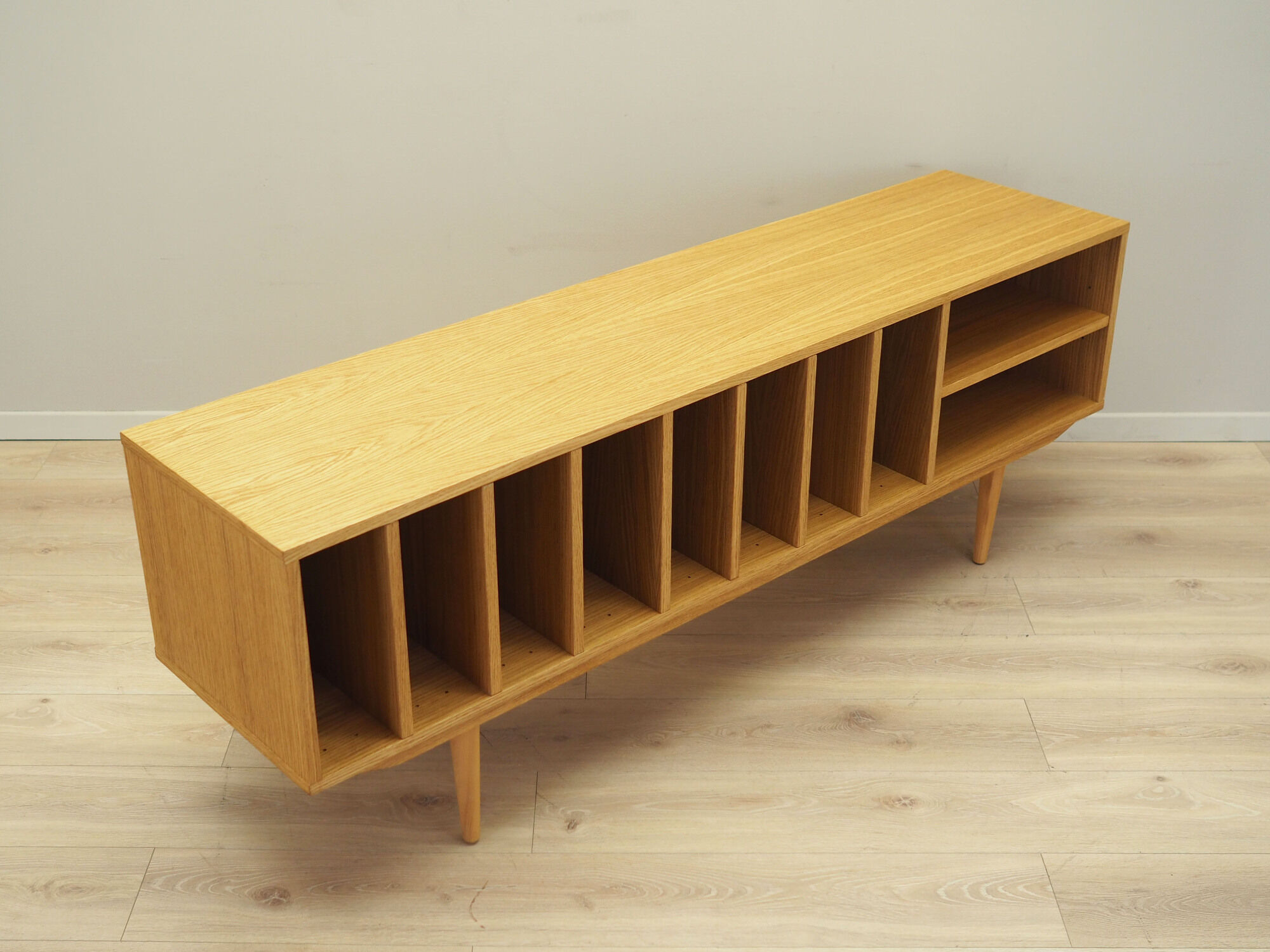 Enfilade en chêne, design danois, années 1990, production: Danemark