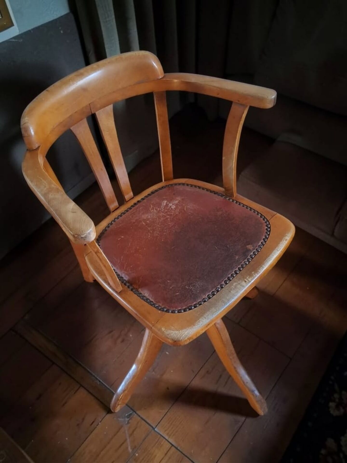 Siège de bureau rotatif en chêne, 1930s