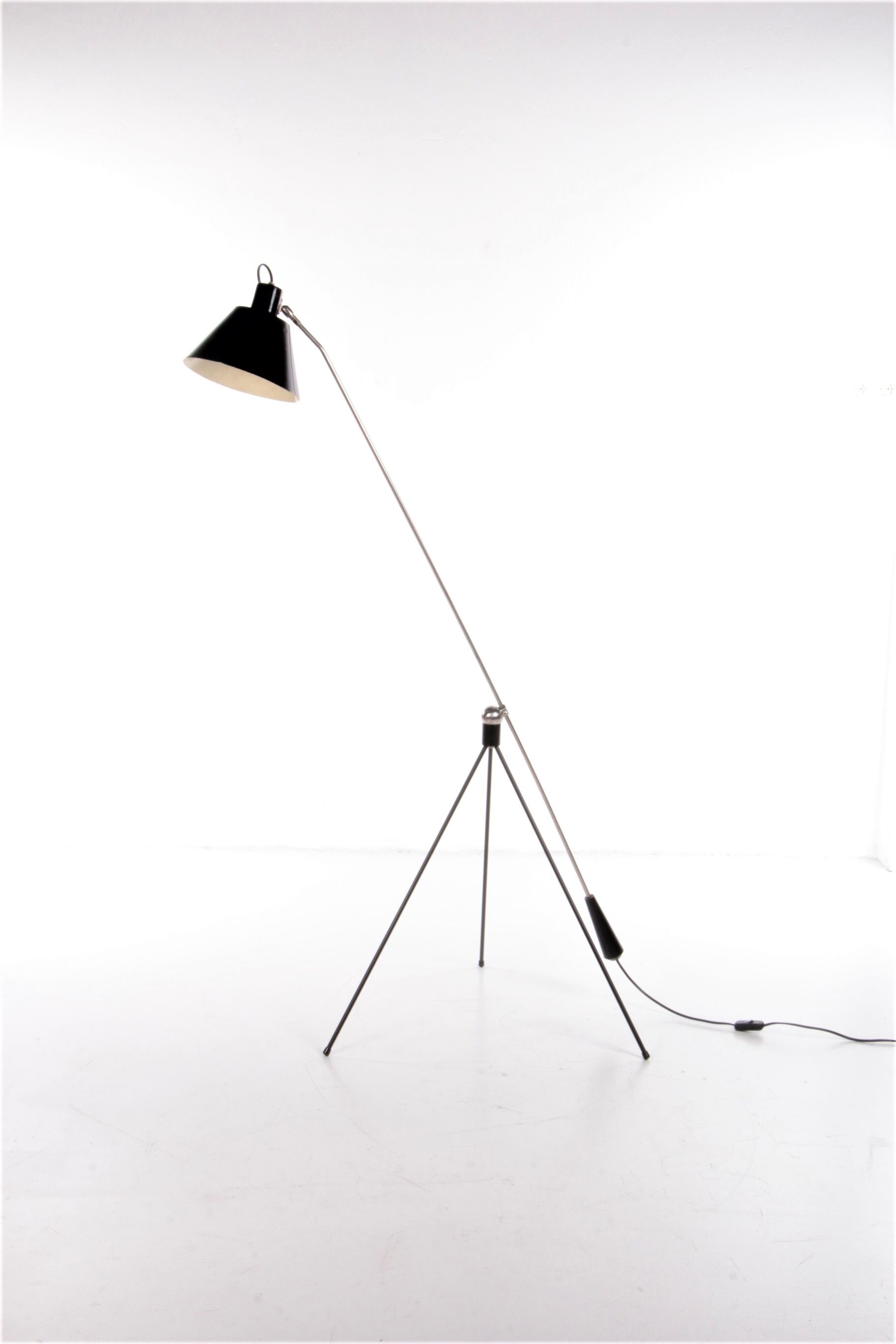 Artiforte Magneto floor lamp design by H. Fillekes 1950s Netherlands