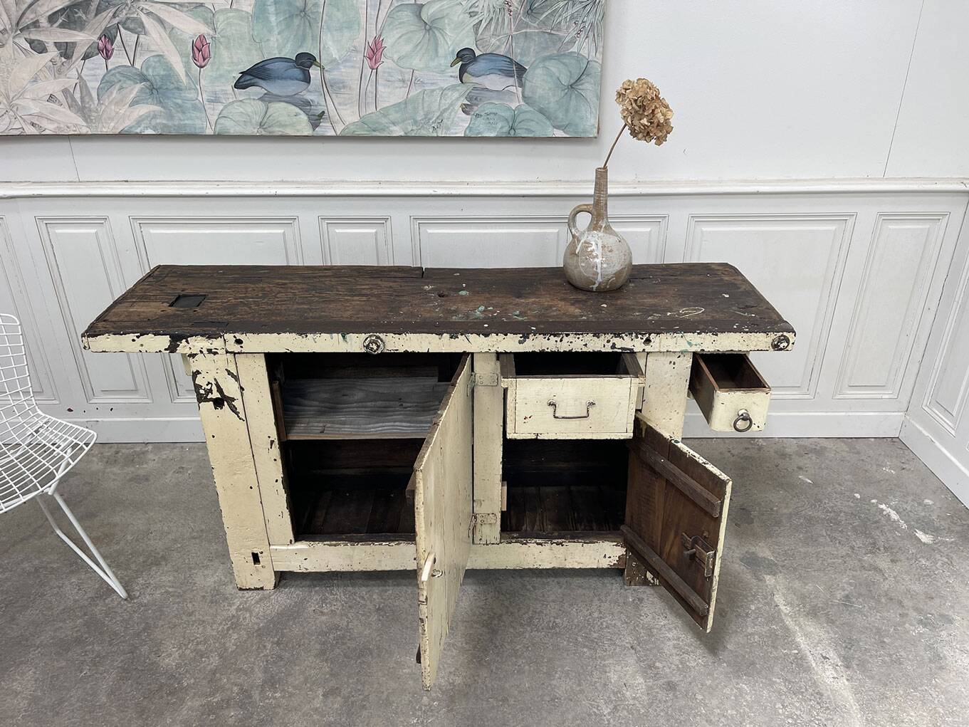 Small 1900 workbench with beautiful light patina