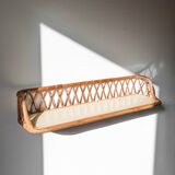 Wall shelf in rattan and formica