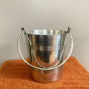 Ice bucket with handle from the late 19th / early 20th century in hallmarked silver-plated metal