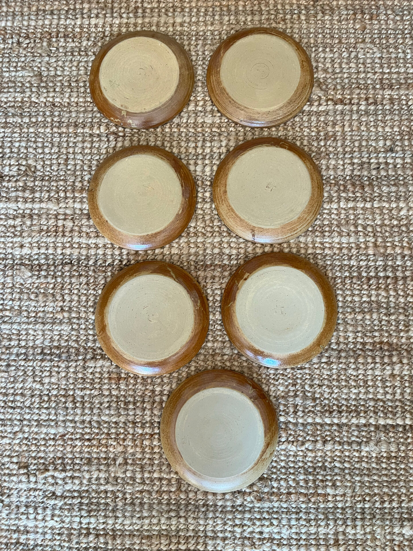 7 dessert plates in stoneware